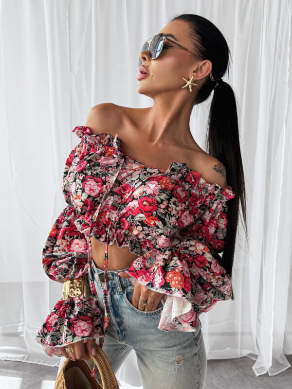 Bluzka-damska-OLAVOGA-GENTLE-2025-secret-garden